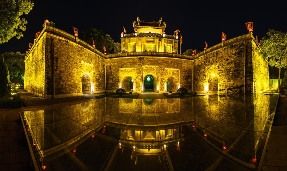 Tour đêm Hoàng Thành